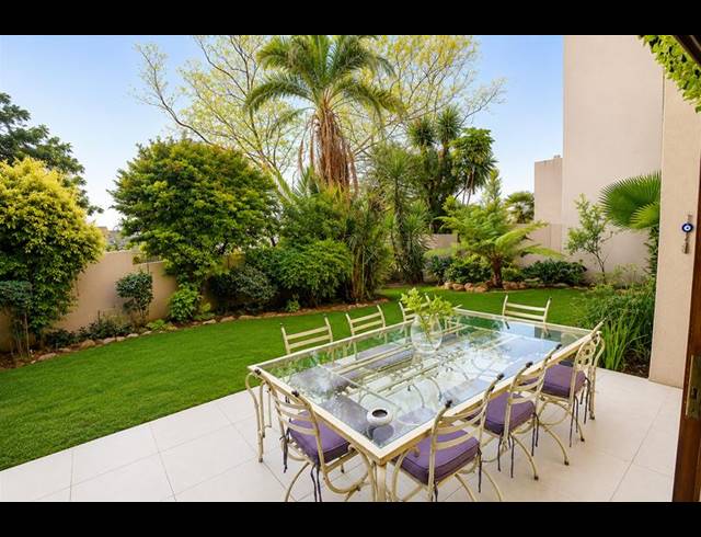 3 BEDROOM TOWNHOUSE FOR SALE IN BEDFORD PARK